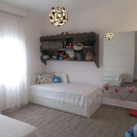 Pefkohori Apart. Near The Beach With Indor Parking And Yard Esterno foto