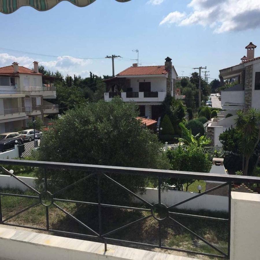 Pefkohori Apart. Near The Beach With Indor Parking And Yard Esterno foto